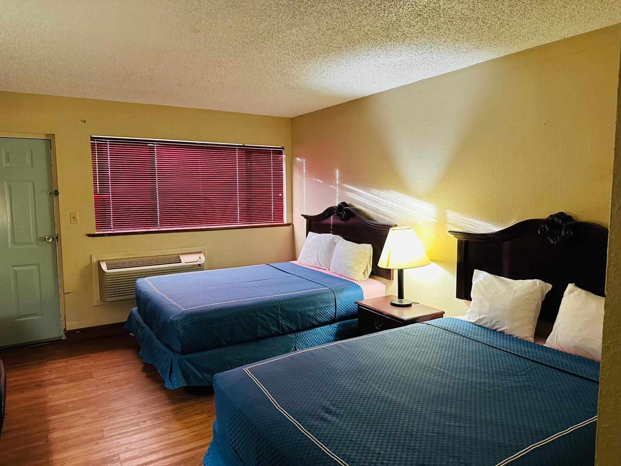 Warrick Plaza Inn Plainview Ngoại thất bức ảnh